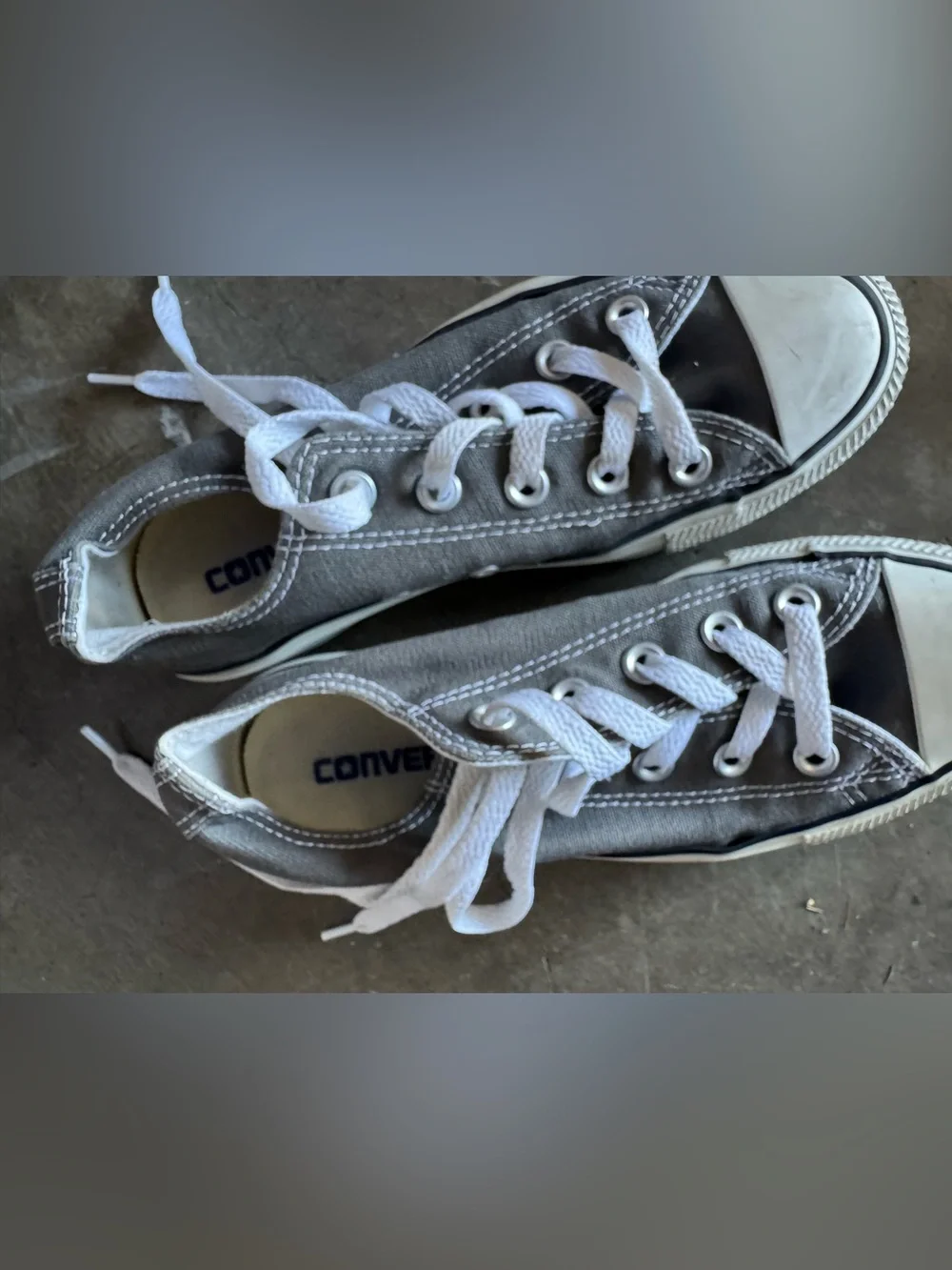 Converse Kids Gray Low Top Canvas Sneakers with White Laces size 3.5 new w/box